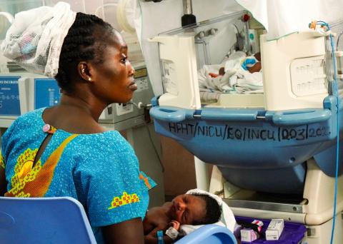 Mother and baby, Holy Family Hospital Techiman (Author: Kathryn Swartz)